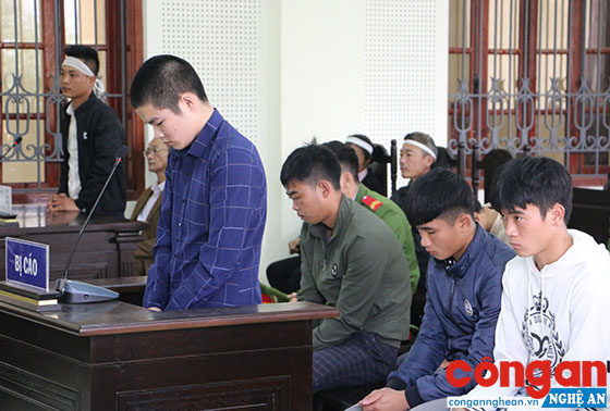 Nổi máu 'anh hùng' giúp bạn, nam thanh niên lĩnh án 18 năm tù
