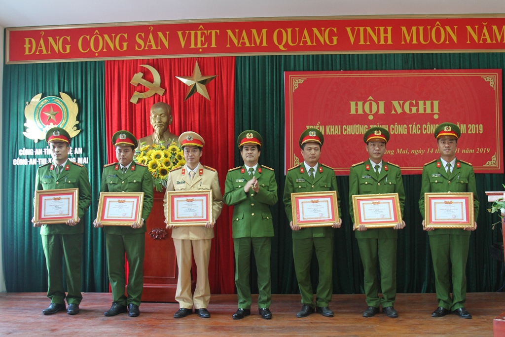 Dịp này, có 17 cá nhân được công nhận danh hiệu Chiến sỹ thi đua cơ sở