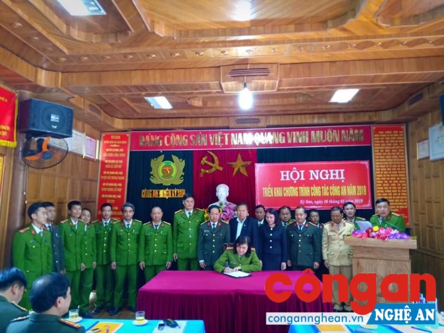 Các đội nghiệp vụ và các tổ chức đoàn, thể ký kết phong trào thi đua năm 2019