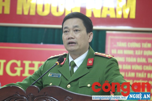 Đồng chí Đại tá Nguyễn Mạnh Hùng, Phó Giám đốc Công an tỉnh phát biểu tại Hội nghị