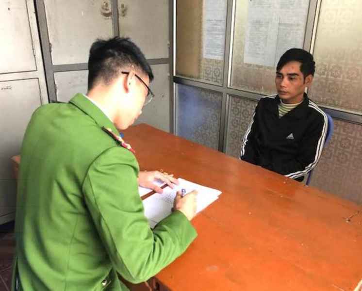 Lấy lời khai đối tượng Lê Đức Thế, kẻ cầm đầu ổ nhóm