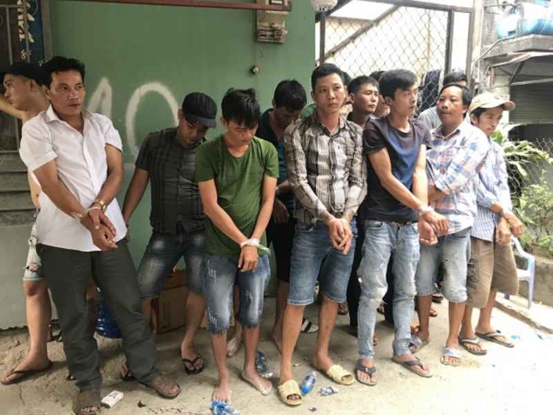 12 đối tượng bị lực lượng Công an TP Biên Hòa khống chế tại hiện trường.