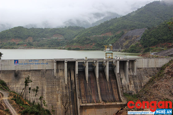 Chậm giải quyết đền bù, hỗ trợ người dân tái định cư thủy điện Hủa Na