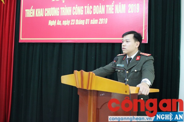 Đồng chí Đại úy Phạm Trọng Đại - Bí thư chi Đoàn Báo Công an Nghệ An báo kết quả công tác đoàn thanh niên năm 2018