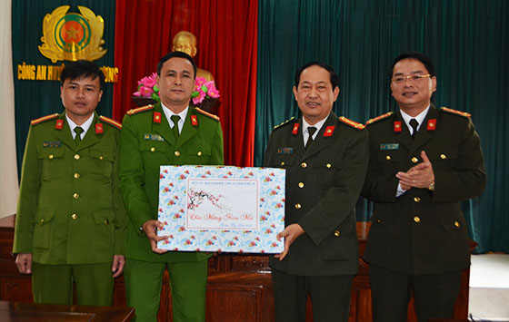 Lãnh đạo Công an tỉnh chúc Tết các đơn vị Công an huyện