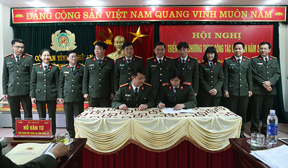Các đội công tác ký giao ước thi đua năm 2019; 08: Toàn cảnh hội nghị