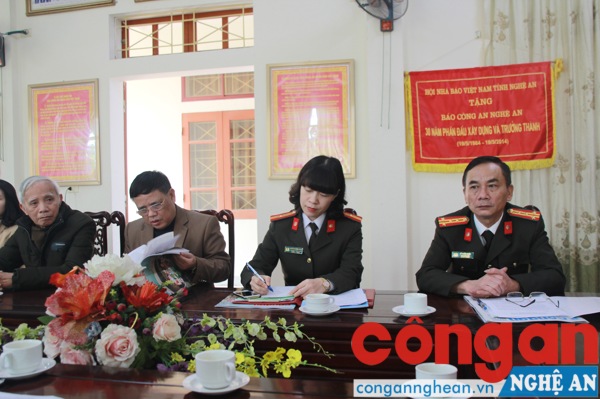 Các đại biểu tới dự