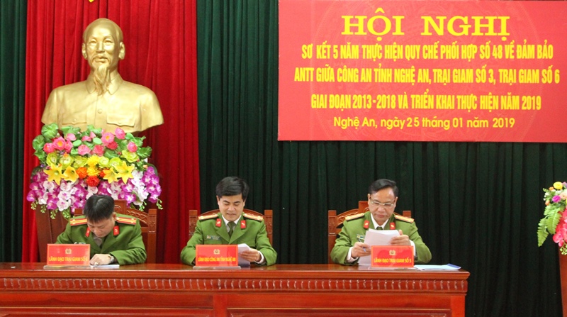 Đại dieenjlanhx đạo 3 đơn vị Công an Nghệ An, Trại giam số 3 và Trại giam số 6 ký kết quy chế phối hợp số 48 năm 2019.