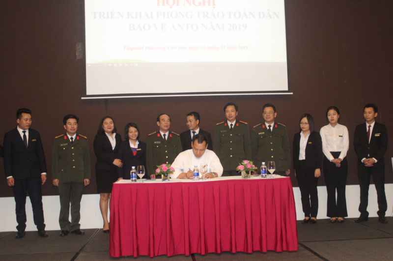 Kí cam kết xây dựng phong trào bảo vệ An ninh Tổ quốc 