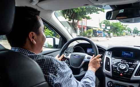Lái xe thế nào cho an toàn khi trở lại thành phố sau Tết?