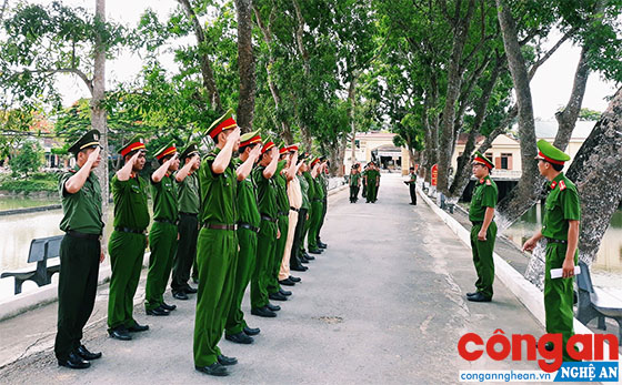 Công an huyện Tân Kỳ thường xuyên tập luyện điều lệnh, quân sự, võ thuật, sẵn sàng chiến đấu