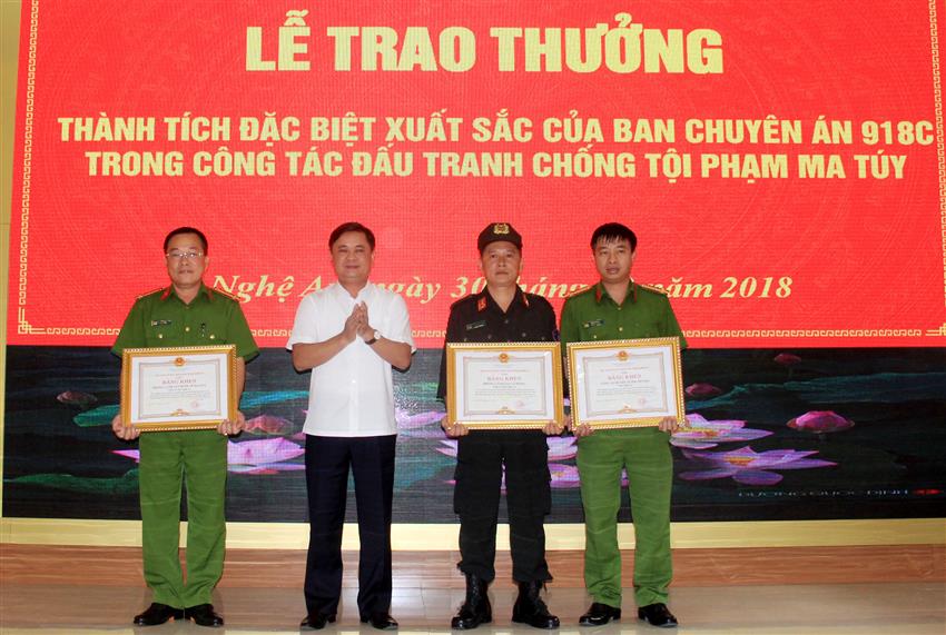 Một năm thắng lợi trên mặt trận đấu tranh phòng, chống tội phạm