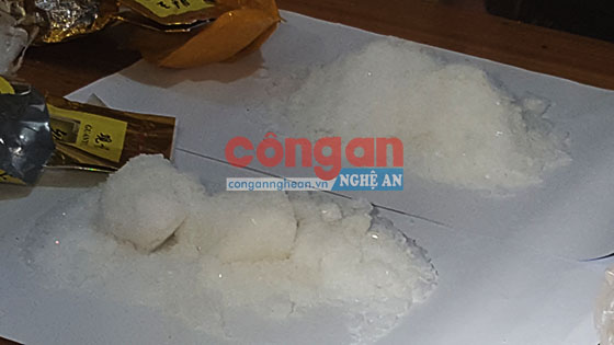 Tang vật 2 kg ma túy đá