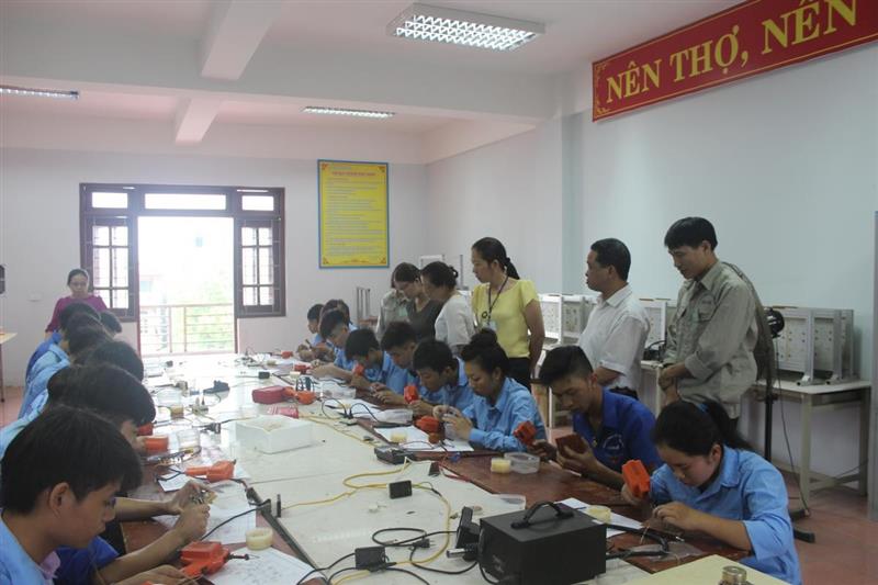 Đề xuất thay đổi chính sách hỗ trợ học phí cho học sinh trung cấp