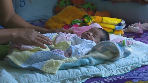 Bé sơ sinh đã có một người mẹ mới