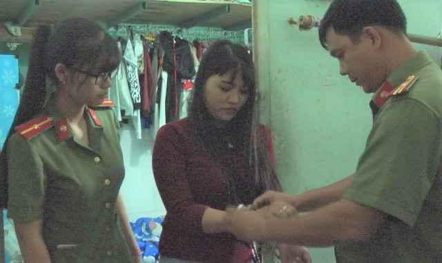 'Kiều nữ' bị khởi tố vì làm giả giấy tờ