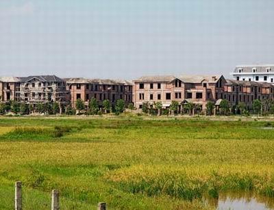 Khởi tố 4 bị can về tội 'Lạm quyền trong khi thi hành công vụ'