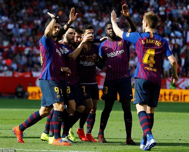 Messi lập hat-trick, Barca lội ngược dòng trước Sevilla