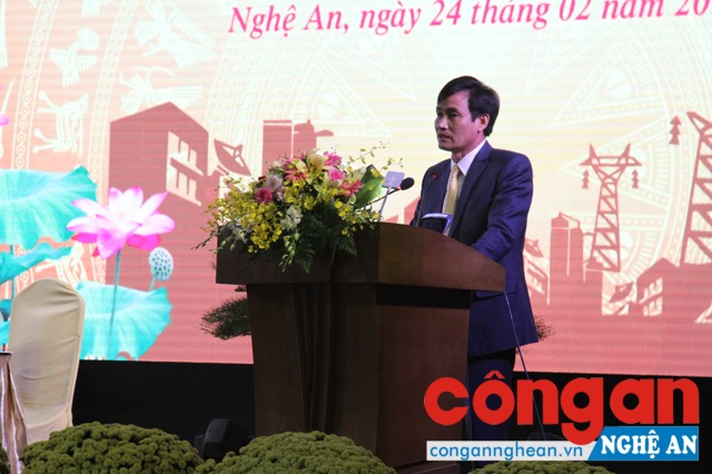 Tại Hội nghị, các đại diện các Bộ, ngành Trung ương, các chuyên gia, lãnh đạo một số Tập đoàn, Tổng công ty cũng trình bày nhiều ý kiến thể hiện những trăn trở, những gợi mở hướng đi, cách làm trong quá trình xây dựng NTM kiểu mẫu ở Nam Đàn