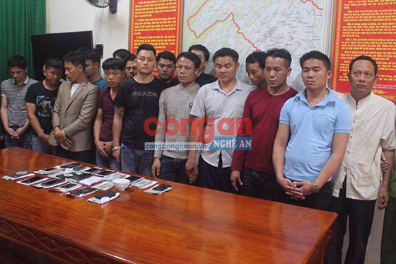 Đột kích sới bạc trong căn nhà hai tầng