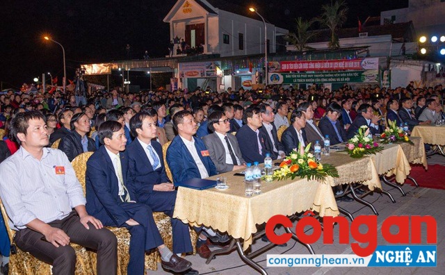 Các đại biểu tham dự lễ Khai mạc
