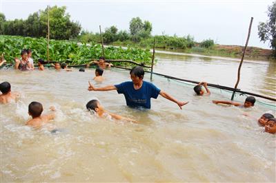 Những phụ nữ hết lòng vì... người dưng
