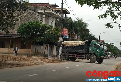 Lợi dụng thi công công trình để bán đất cho nhà máy gạch
