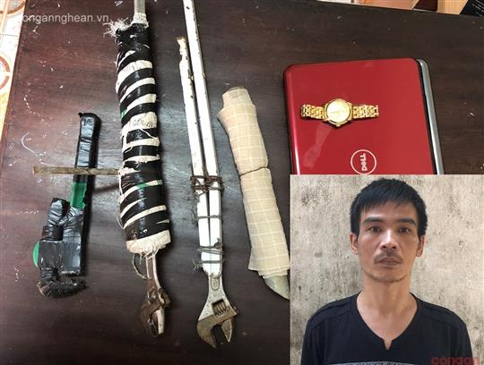 Kẻ 'cõng' 3 tiền án và 8 vụ 'đột vòm' nhà dân sa lưới