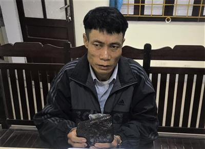 Bắt giữ đối tượng tàng trữ thuốc phiện