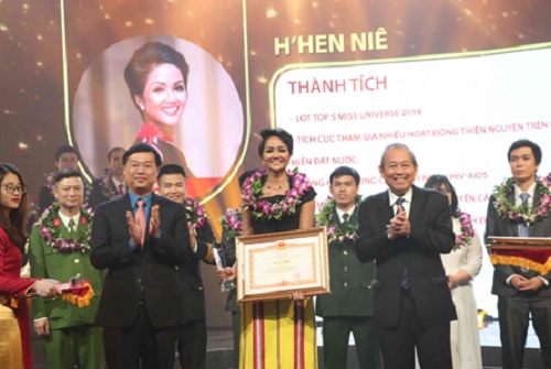 Vinh danh 10 gương mặt trẻ Việt Nam tiêu biểu năm 2018