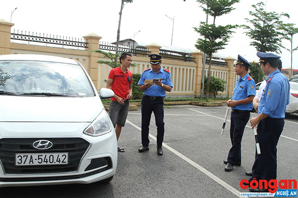 Chấn chỉnh hoạt động taxi