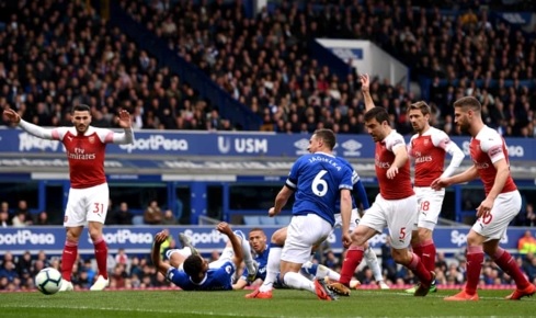 Gục ngã trước Everton, Arsenal dậm chân ở vị trí thứ 4 Premier League