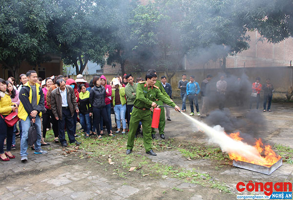 Những người hùng trong cuộc chiến chống 'giặc lửa'