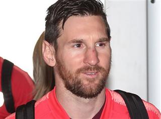 Messi tụ máu ở mắt, mũi sưng vù nhưng may không bị gãy