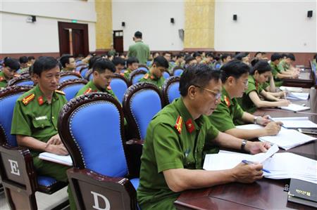 Tập huấn công tác quản lý tài sản, công tác quản lý, sử dụng VKVLN - CCHT và công tác y tế