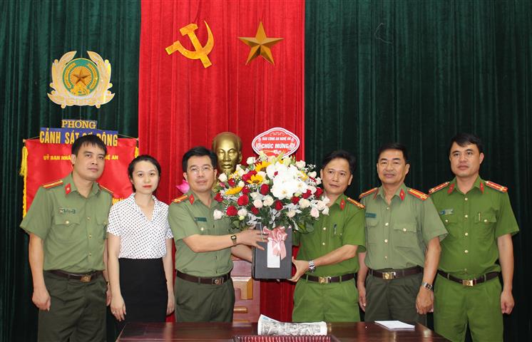 Chúc mừng ngày truyền thống lực lượng Cảnh sát Cơ động