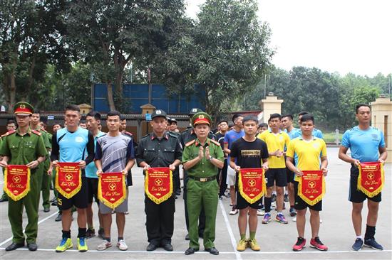 Hội thao chào mừng kỷ niệm 45 năm Ngày thành lập Lực lượng Cảnh sát Cơ động