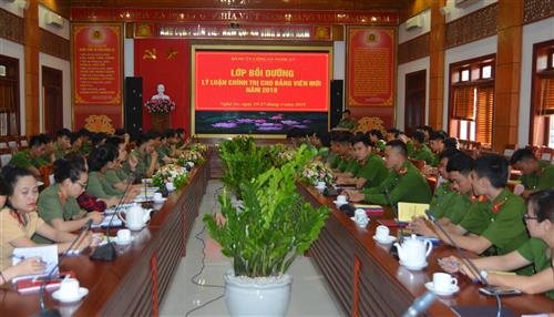 Khai giảng lớp bồi dưỡng lý luận chính trị cho đảng viên mới năm 2019