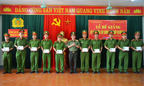 Bế giảng lớp bồi dưỡng nghiệp vụ điều tra