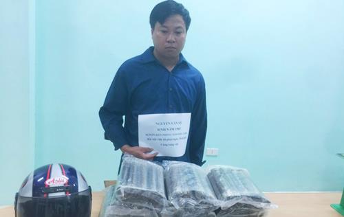 Bắt đối tượng vận chuyển gần 20kg thuốc nổ