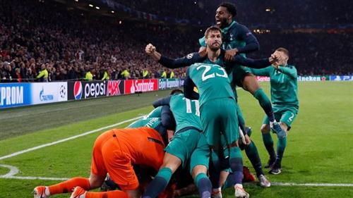 Ajax 2-3 Tottenham: Spurs ngược dòng không tưởng