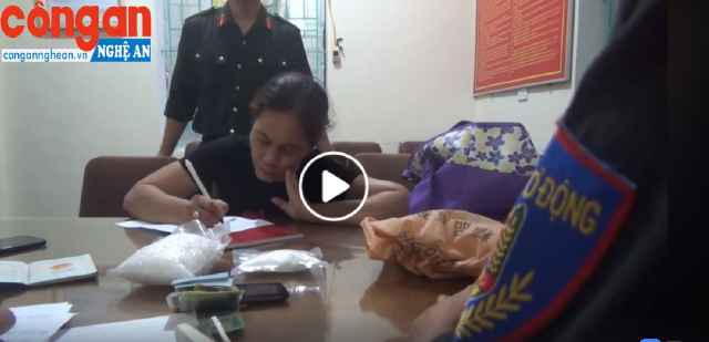 Bắt U60 vận chuyển 'hàng đá'