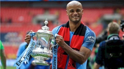 Kompany chia tay Man City, trở về Anderlecht làm cầu thủ kiêm HLV