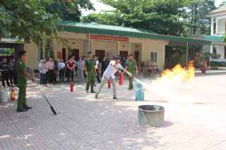 Tập huấn kỹ năng  PCCC cho giáo viên