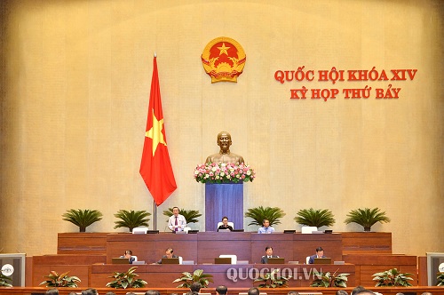 Phó Chủ tịch Quốc hội Phùng Quốc Hiển điều hành phiên thảo luận về việc thực hiện chính sách, pháp luật về quy hoạch, quản lý, sử dụng đất đai tại đô thị