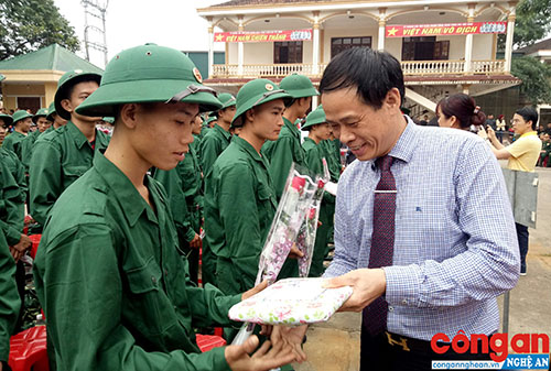 Dân vận của lực lượng vũ trang: Hướng mạnh về cơ sở