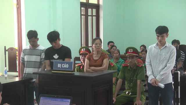 Các đối tượng tại tòa