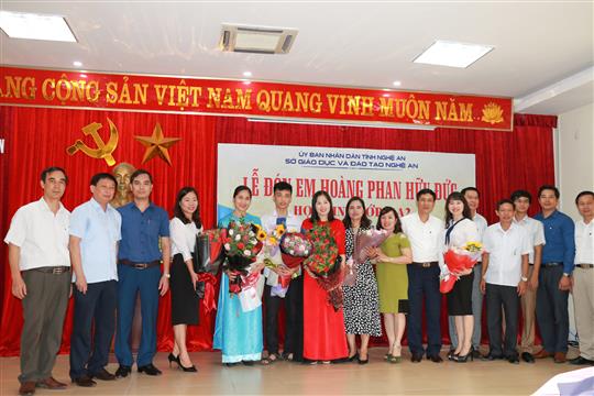 Gặp nam sinh dành Huy chương Bạc Olympic Tin học châu Á - Thái Bình Dương