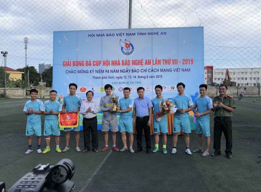 Báo Công an Nghệ An vô địch Giải bóng đá kỉ niệm Ngày Báo chí cách mạng Việt Nam
