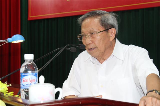 Đồng chí Thiếu tướng PGS - TS Lê Văn Cương thông tin thời sự tại Công an Nghệ An